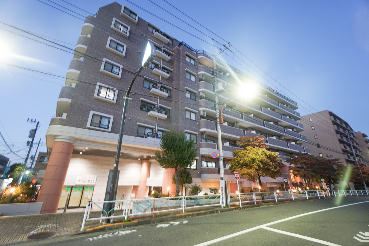 Lions Plaza Fuchu Koremasa Station thumbnail