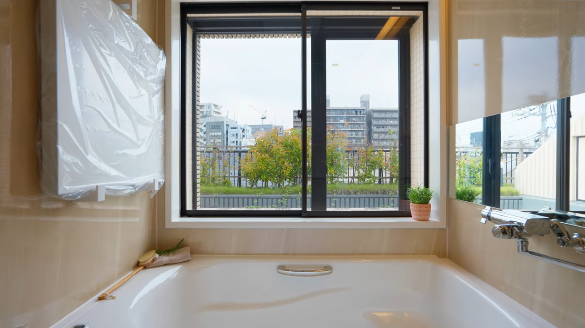 Luxury apartment in central Tokyo inside bathroom view